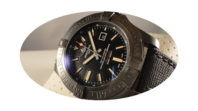 Breitling Ungetragene Avenger Blackbird...