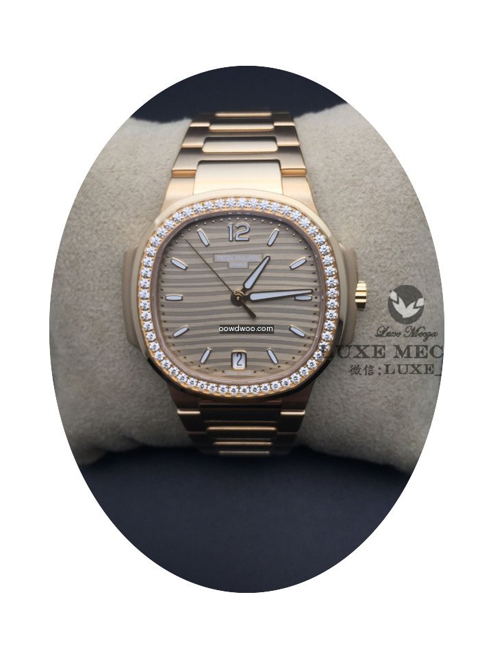 Patek Philippe 7118/1200R-010...