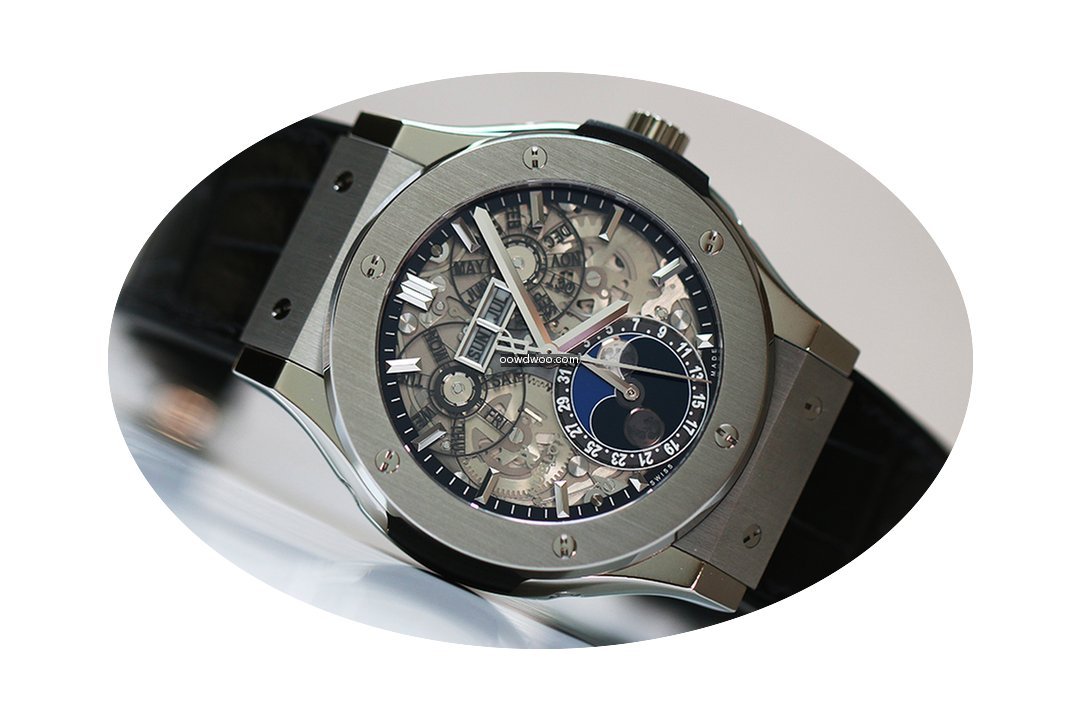 Hublot CLASSIC FUSION AEROFUSION MOONPHA...