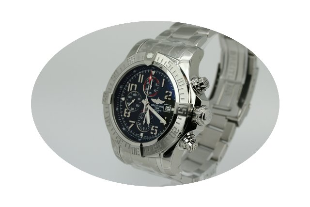Breitling Super Avenger II...