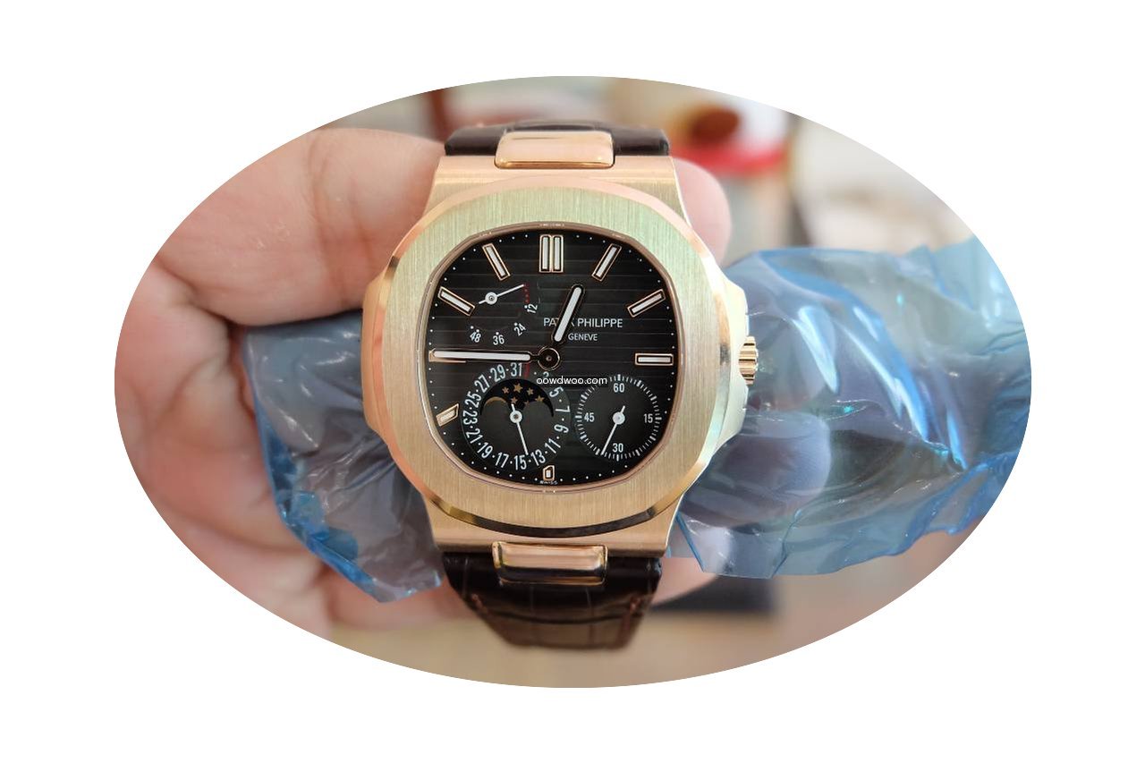 Patek Philippe Nautilus 5712R rose gold ...