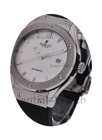 Hublot Classic Fusion 42mm in Titanium...