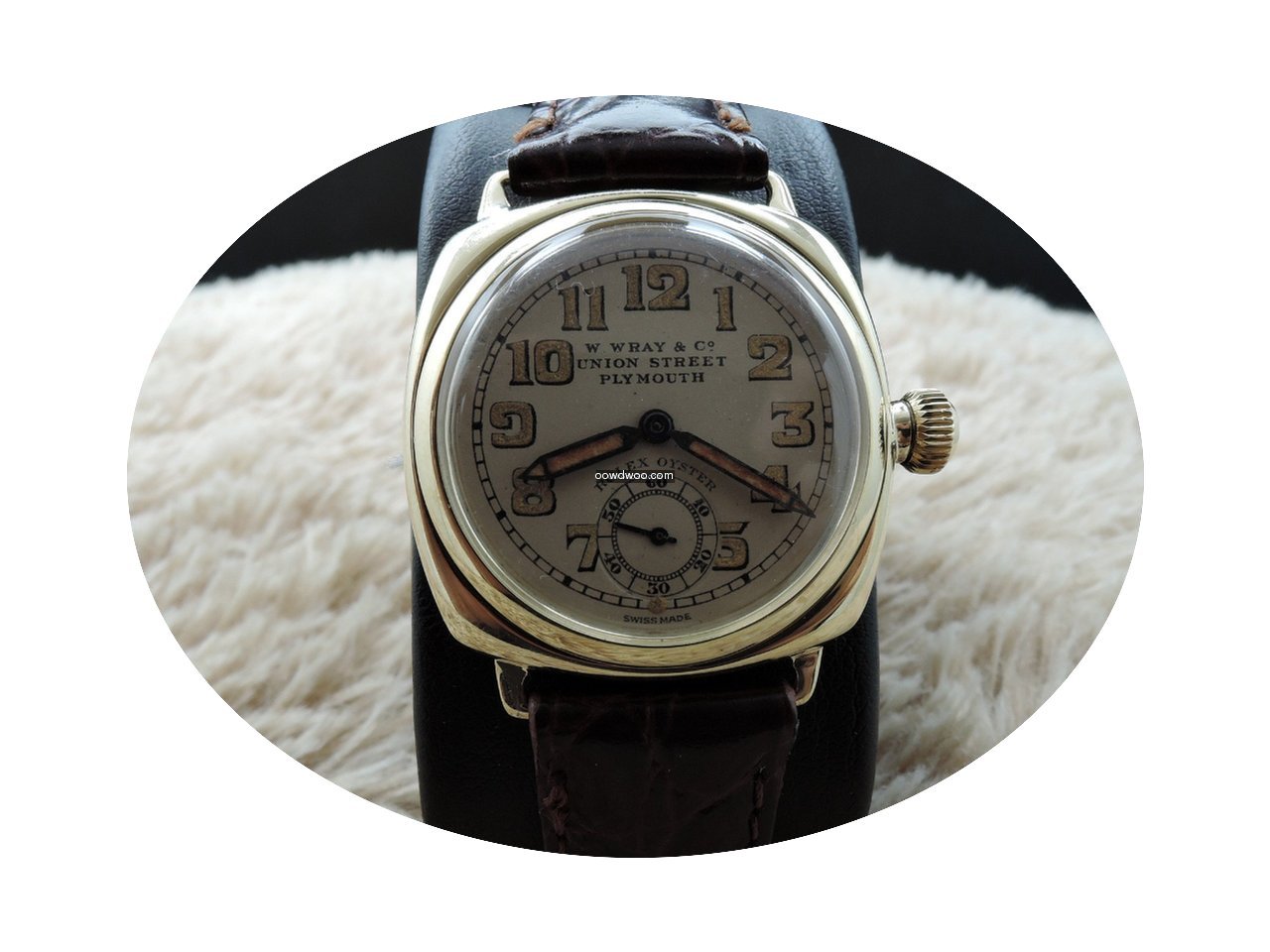 Rolex OYSTER 9k Yellow Gold Cushion Case...
