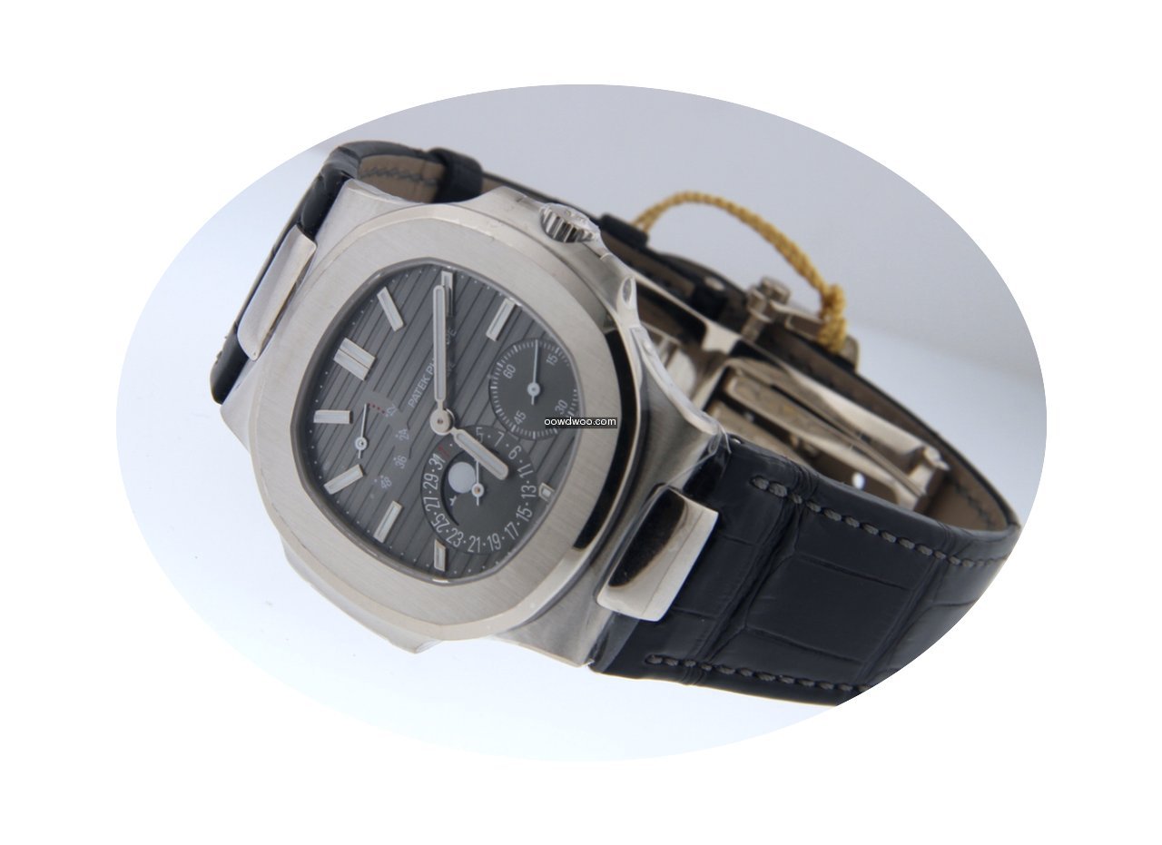 Patek Philippe Nautilus 5712 Automatic M...