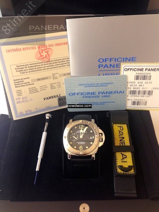 Officine Panerai Luminor Submersible Pam...