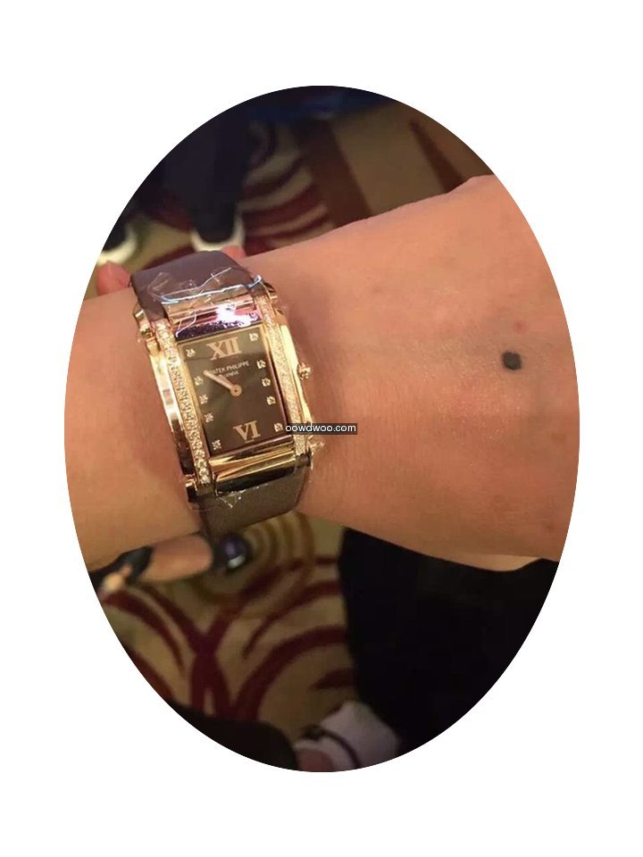 Patek Philippe 4920R-001...