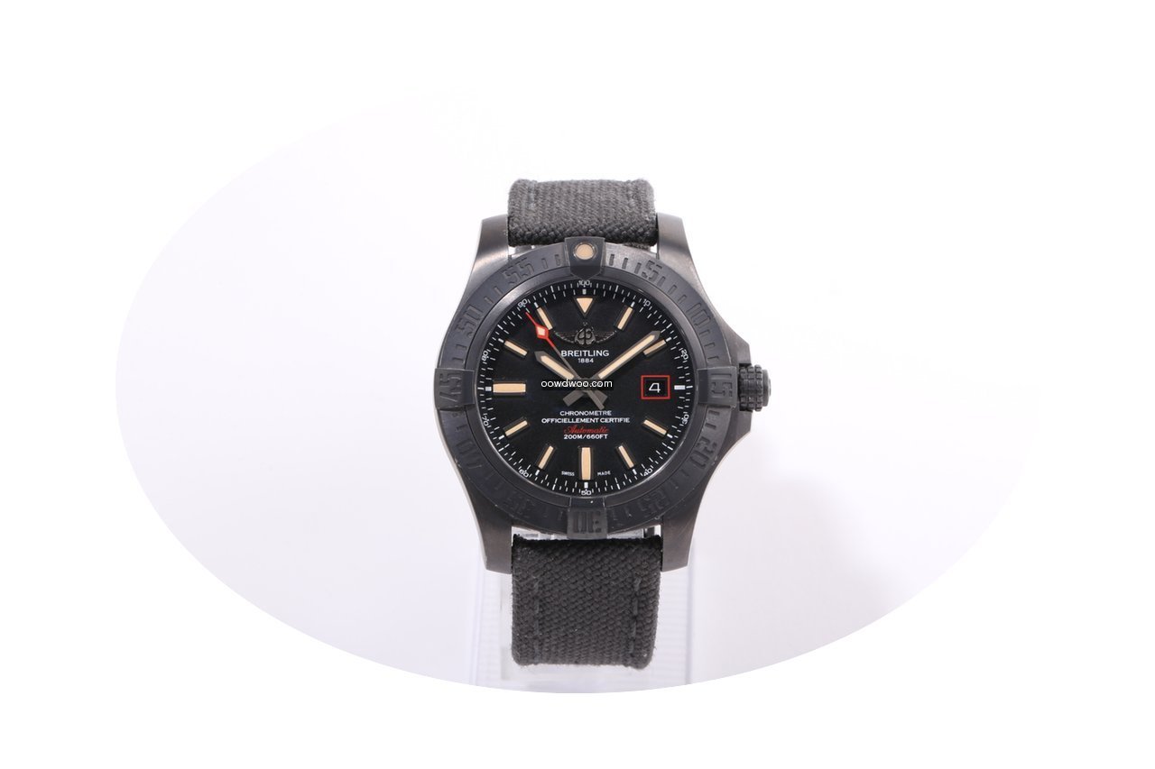 Breitling Avenger Blackbird 44...