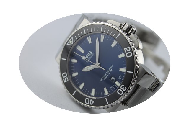 Oris Aquis Date...