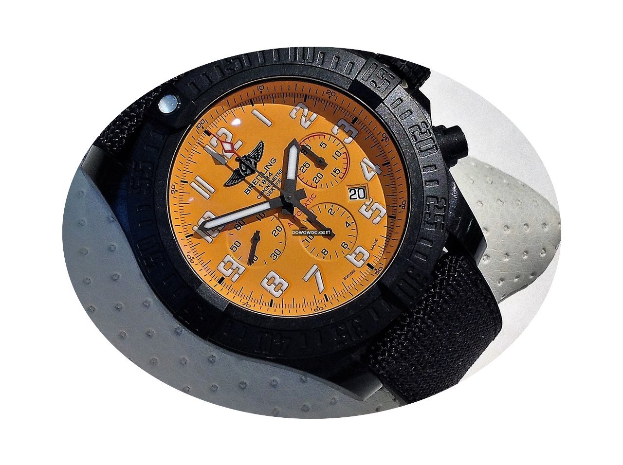 Breitling Ungetragene Avenger Hurricane...