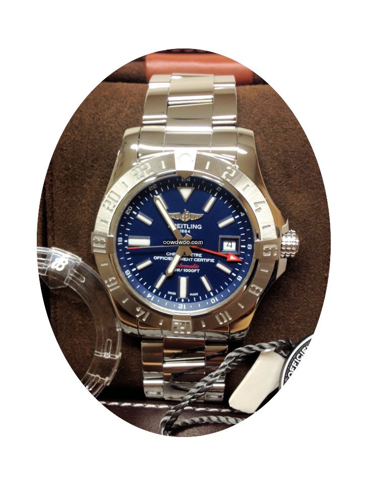 Breitling Avenger II GMT A32390 - Box & ...