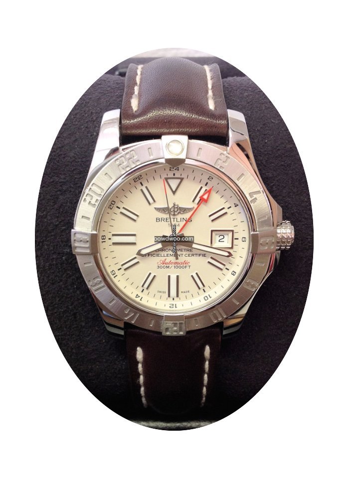 Breitling Avenger II GMT A32390 - Box & ...