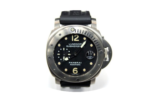 Panerai Luminor Submersible...