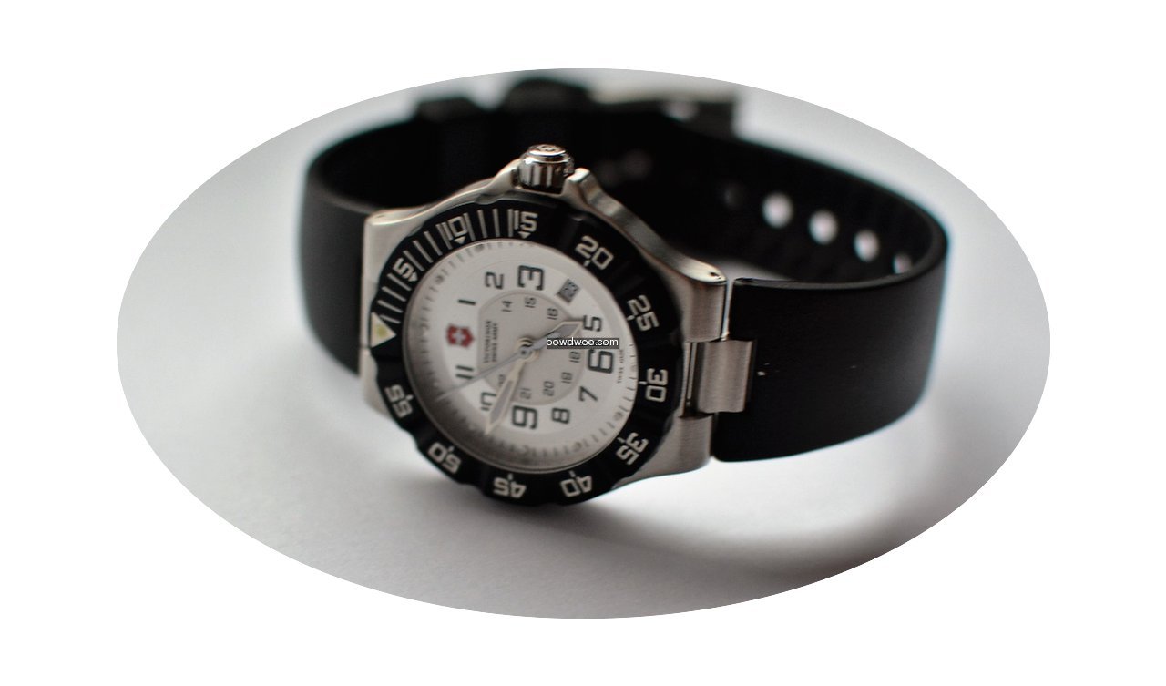Victorinox Swiss Army Summit XLT...