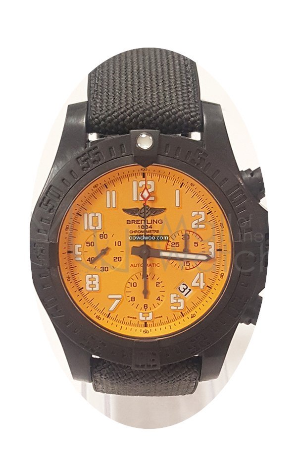 Breitling Avenger Hurricane 45mm – Xb0...