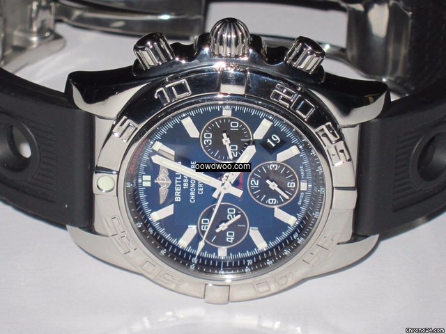 Breitling Chronomat B01...