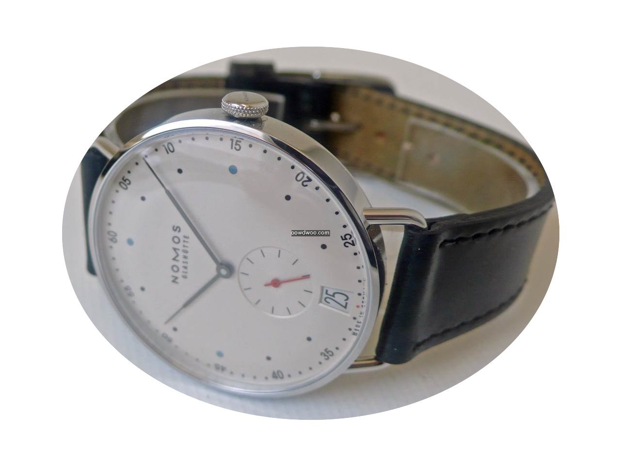 Nomos Metro 38 Datum...