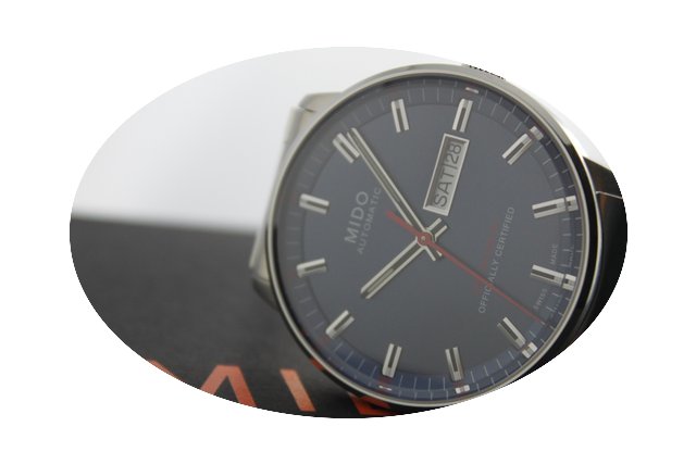 Mido COMMANDER II...