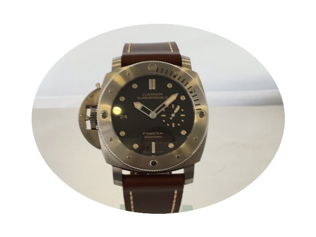 Panerai Luminor Submersible PAM569 1950 ...