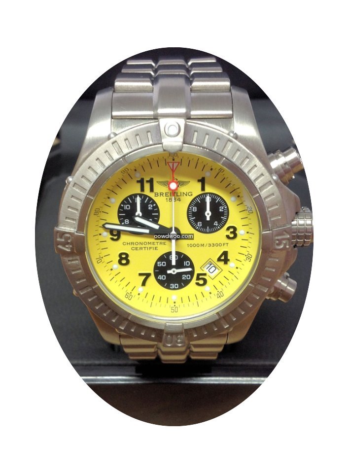 Breitling Avenger M1 Chronograph E73660 ...