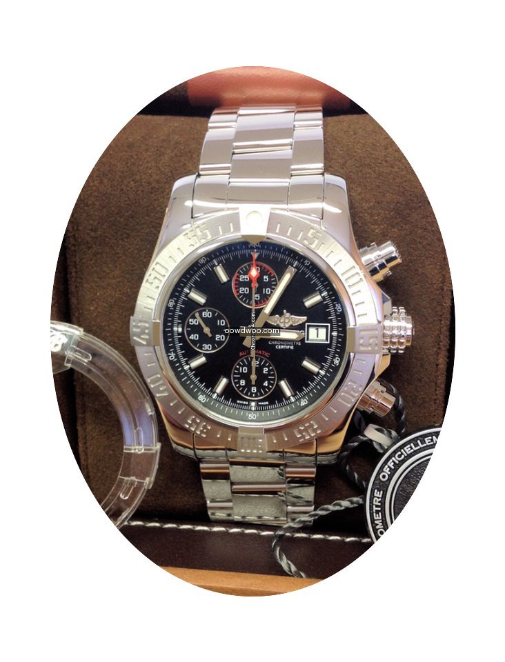 Breitling Avenger II A13381 - Box & Pape...