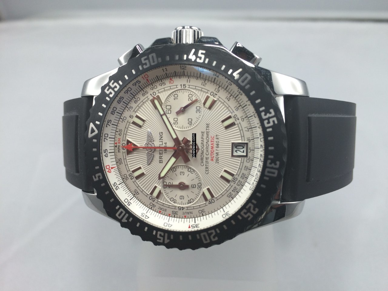 Breitling Skyracer Raven...