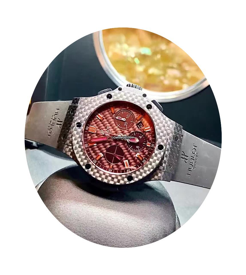 Hublot Big Bang 44mm Red Magic Carbon Fi...