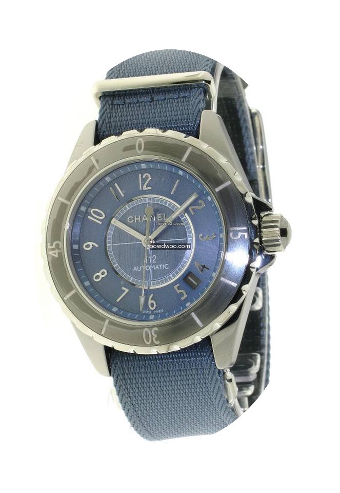 Chanel J12...